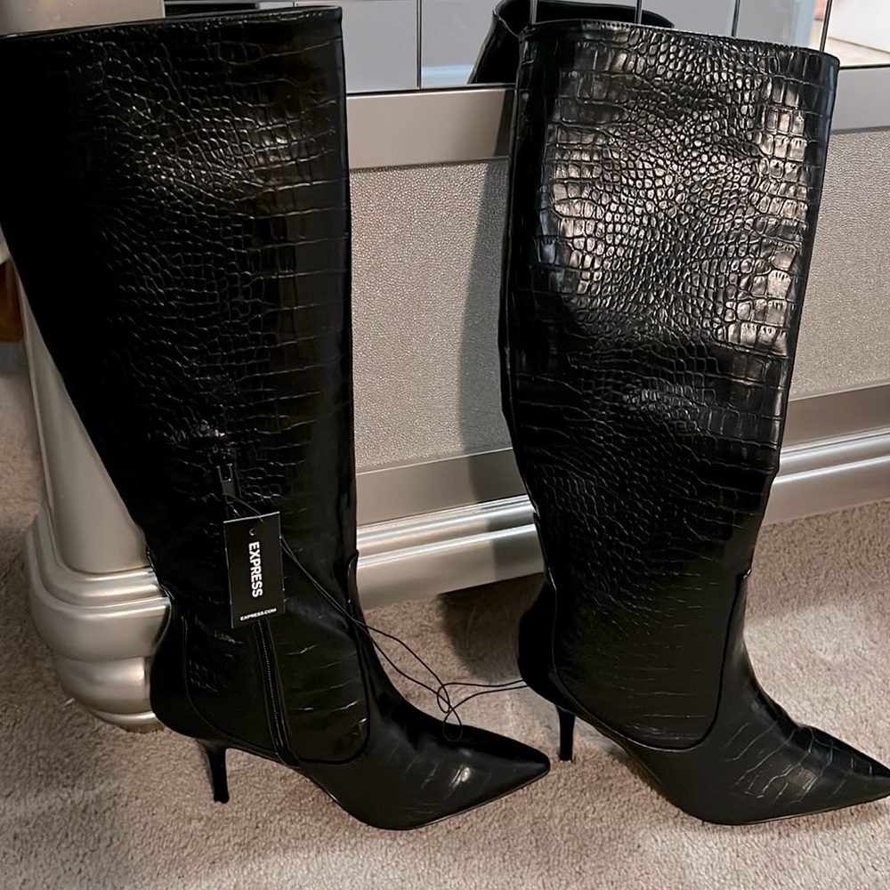 Brand new. My calf’s are too big lol